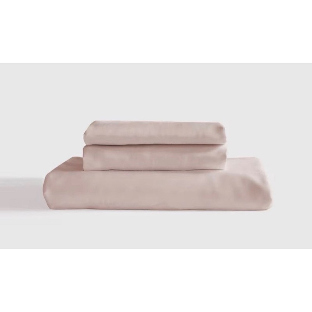 QUINCE Bamboo Viscose Queen Fitted Sheet Set with Pillowcases Soft Blush NWOT